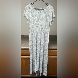 Peruvian Connection Leaf Pattern Maxi Dress in Blue and White